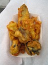 Deep fried mushrooms, artichoke hearts, and zucchinis.  They tided me
over until I saw enough of the festival to make a lunch decision.


