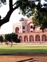 A panoramic movie of Humayun's Tomb and its enclosure, as seen from
where we rested.
