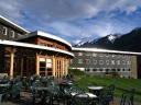 the outside of the dining hallexcellent
